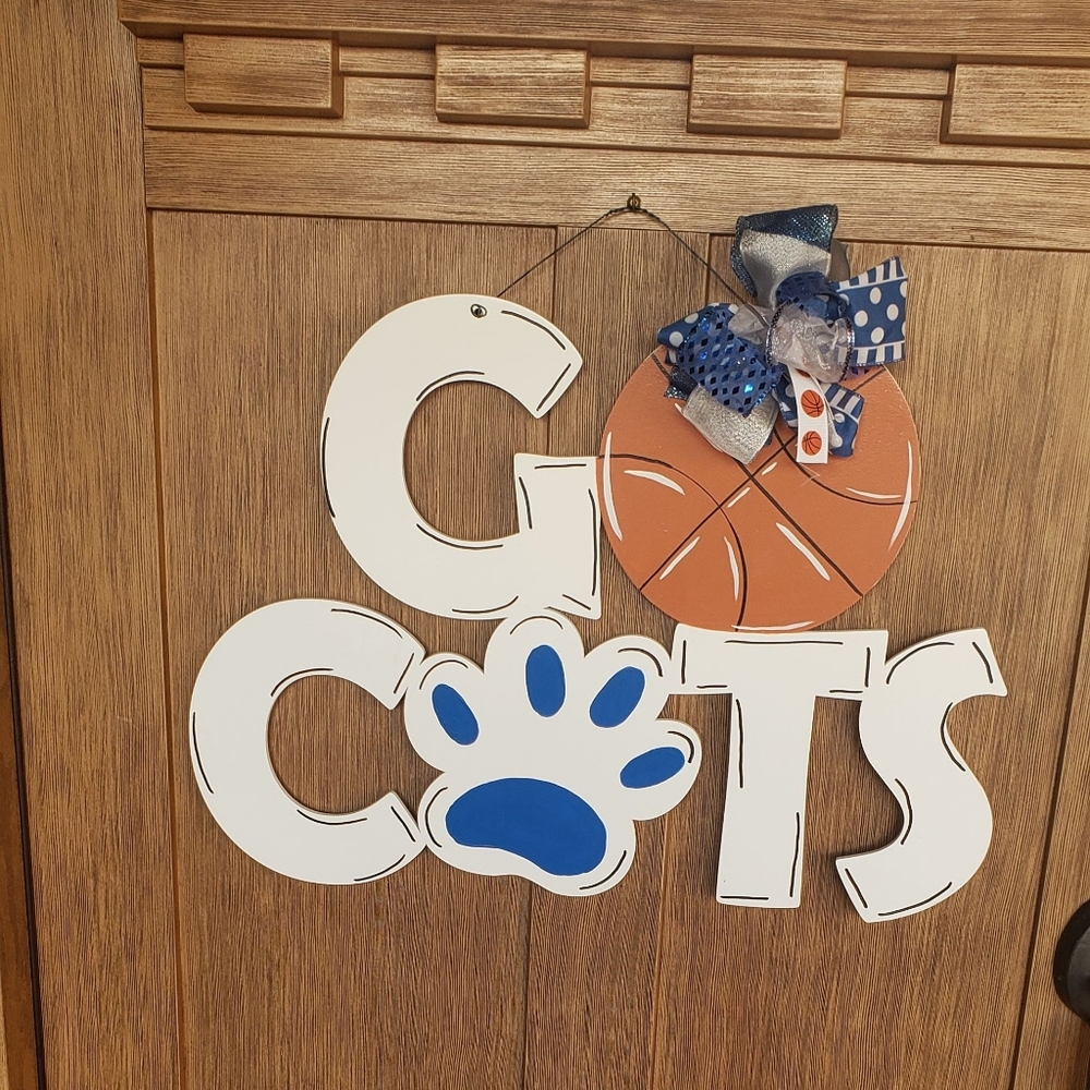 Front door hanging